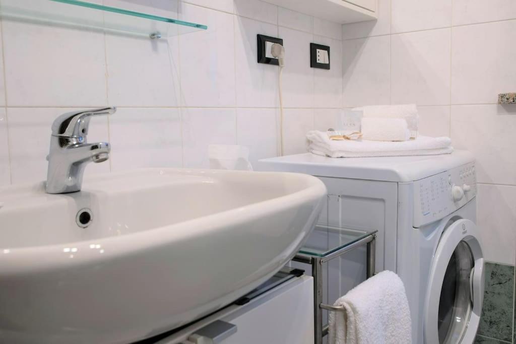 Apartament Casa Spezia - Metro Vicina, Wi-Fi Rapido & Netflix Turyn Zewnętrze zdjęcie